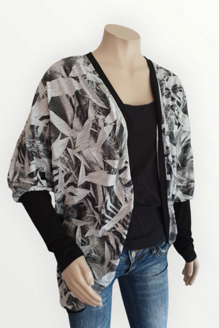 Black Crinkle Print  Kimono